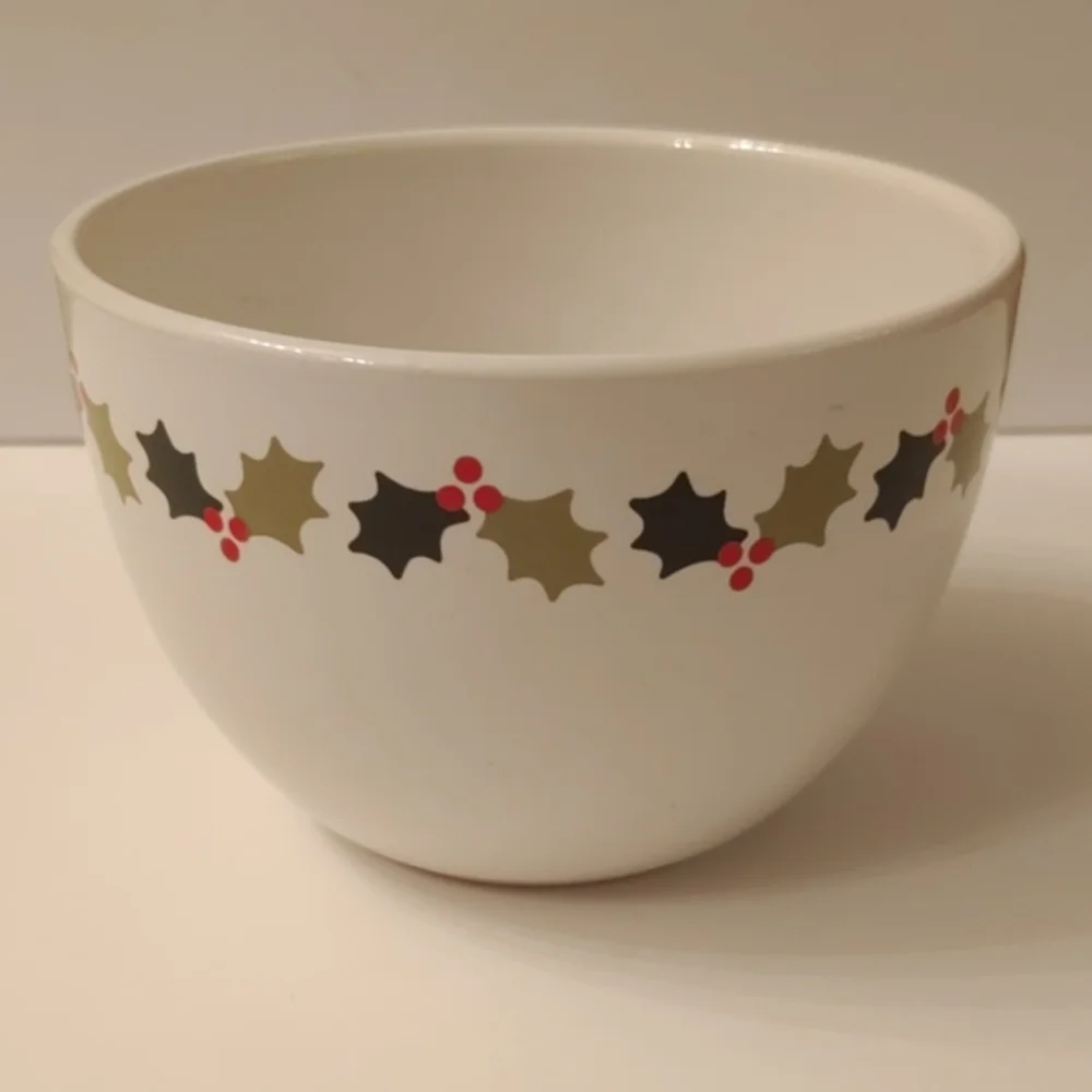 Crate & Barrel Holly Leaf Bowl